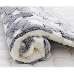 HEYPET Pet Blanket Dog Bed Cat Mat Soft Coral Fleece Winter Thicken Warm  Sleeping Beds for Small Medium Dogs Cats Pet Supplies